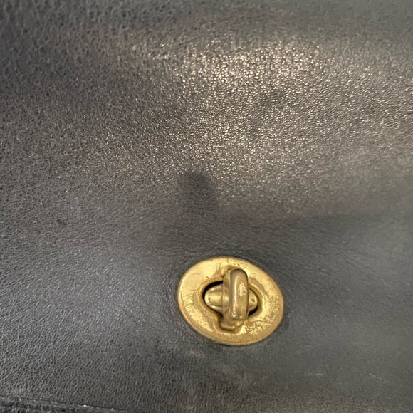 Vintage Black Leather Coach Shoulder Bag - Picture 4 of 7